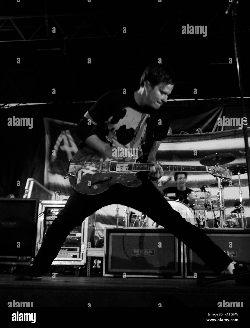 Tom Delonge Angels Airwaves mit 2008 Vans Warped Tour Coors Amphitheater San Diego. Stockfoto