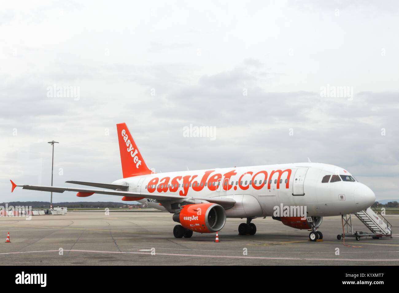 Lyon, Frankreich - 21. März 2017: Easyjet ist eine britische Fluggesellschaft unter dem Low-Cost-Carrier-Modell, basierend auf dem Flughafen London Luton Stockfoto