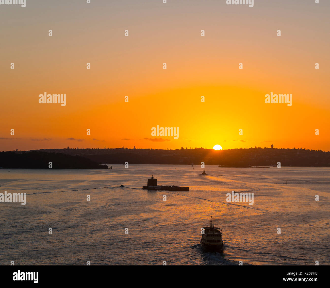 Sunrise, Boote auf dem Meer, den Hafen von Sydney, Sydney, New South Wales, Australien Stockfoto