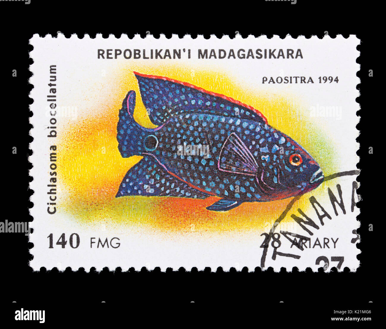 Briefmarke aus Madagaskar mit der Darstellung eines Jack Dempsey (Cichlasoma biocellatum) Stockfoto