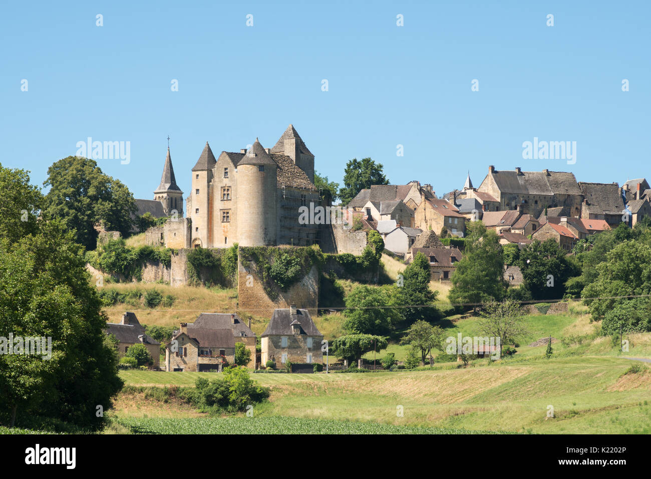 Schloss de salignac Fotos und Bildmaterial in hoher Auflösung Alamy
