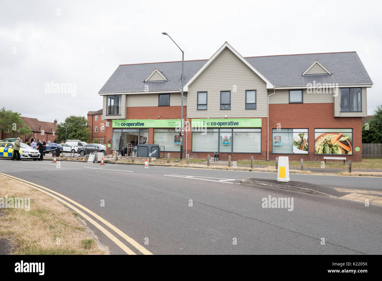 Wordsworth Avenue, Trinity Meads, Stratford Warwickshire, UK. 4. Juli 2017. Bewohner wachte heute Morgen zu ihrer lokalen Co-rechtsgültige finden Stockfoto
