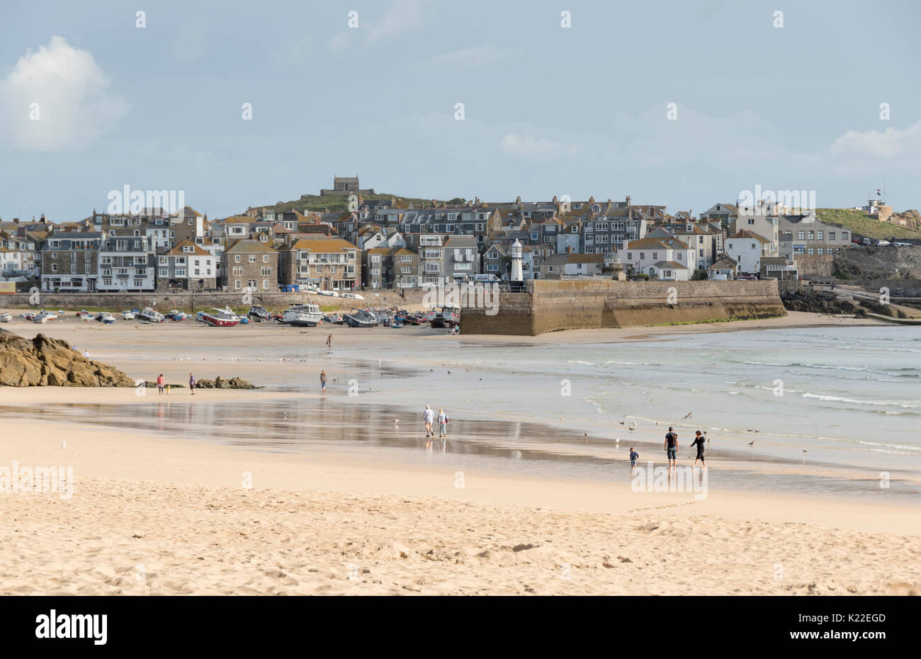 Hafen Strand bei Ebbe, St Ives, Cornwall, England, Großbritannien Stockfoto