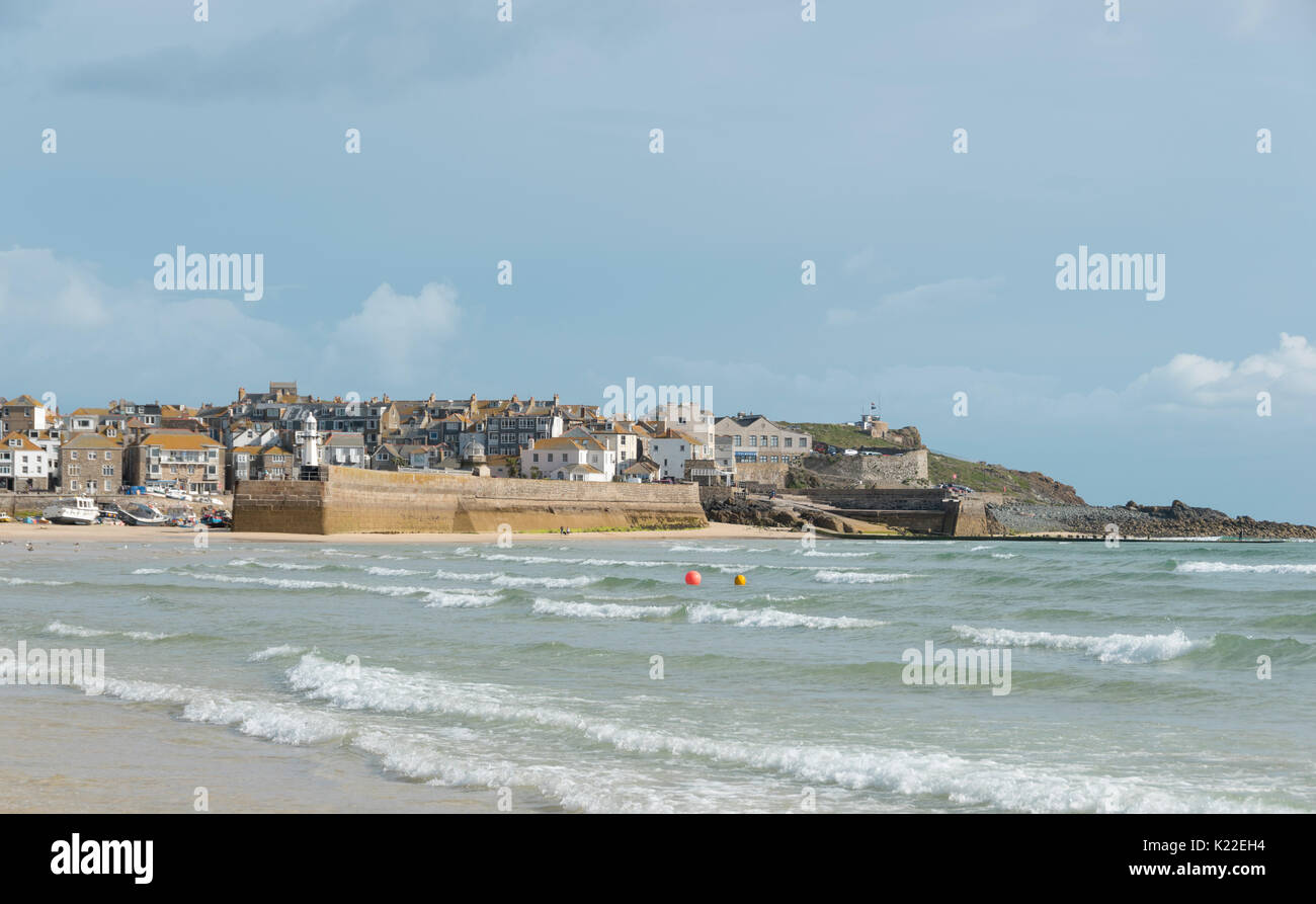 Hafen Strand bei Ebbe, St Ives, Cornwall, England, Großbritannien Stockfoto