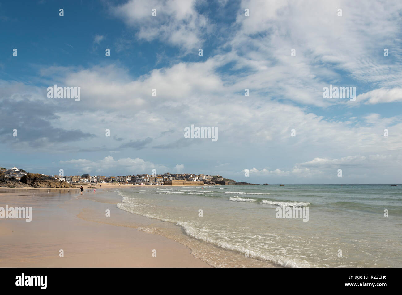 Hafen Strand bei Ebbe, St Ives, Cornwall, England, Großbritannien Stockfoto