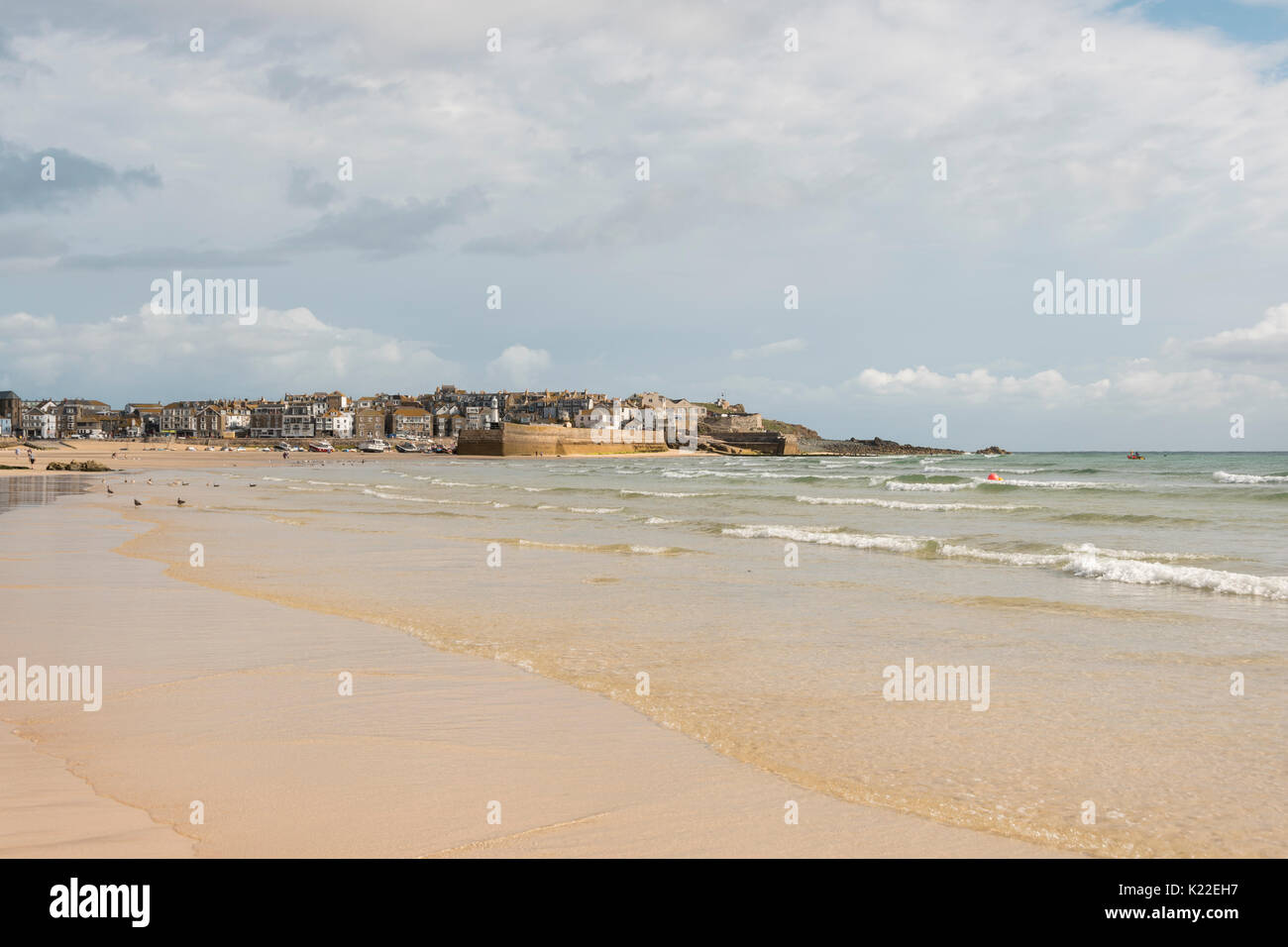 Hafen Strand bei Ebbe, St Ives, Cornwall, England, Großbritannien Stockfoto
