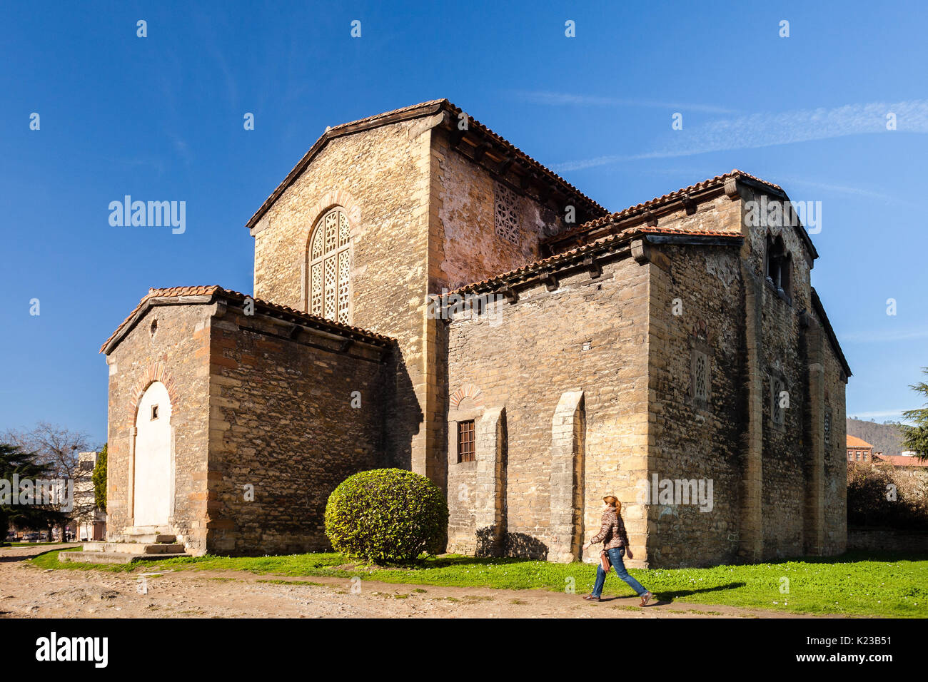 San Julián de los Prados Kirche, Weltkulturerbe Kirche in Oviedo. Stockfoto