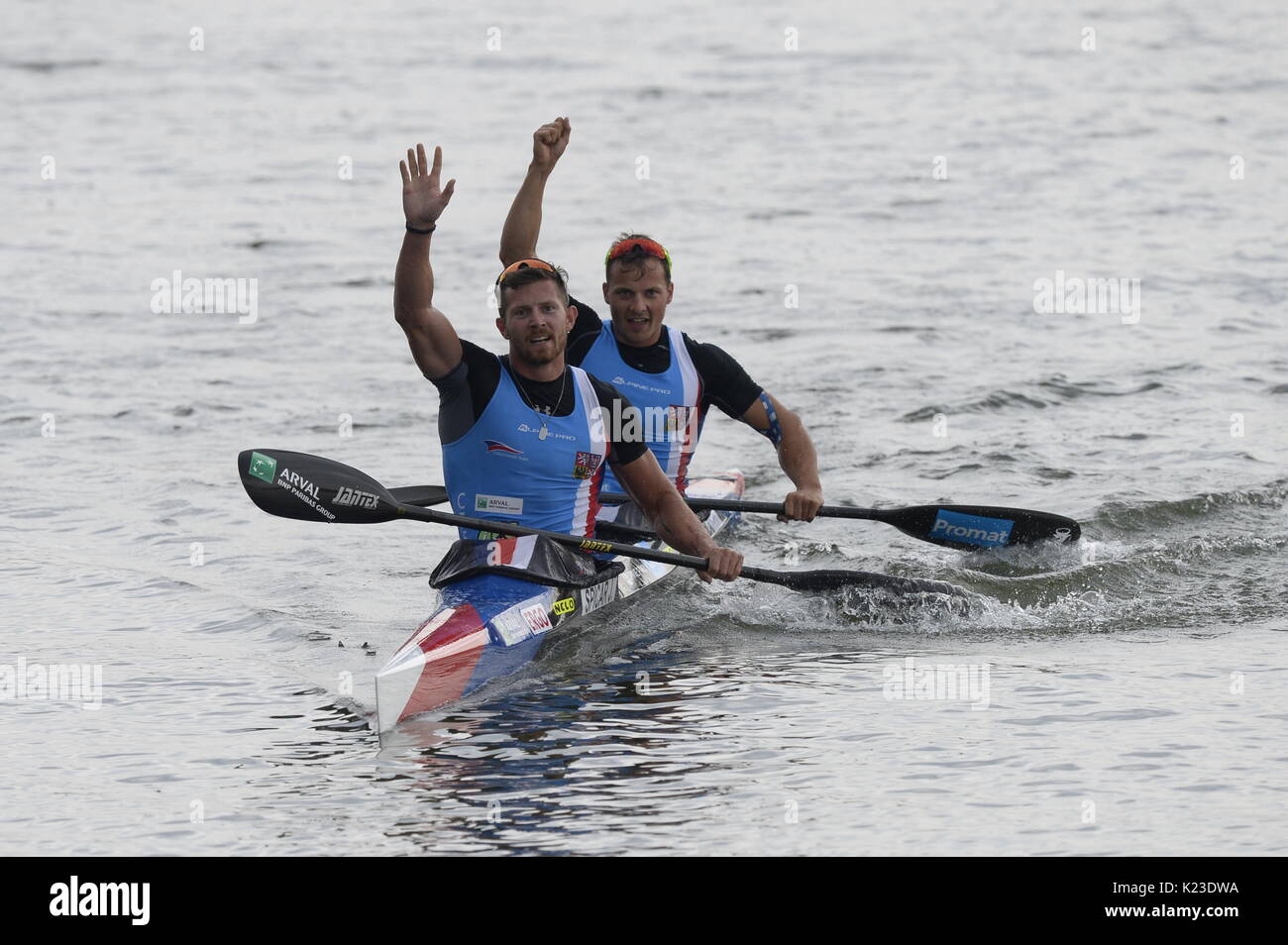 JAKUB ŠPICAR und DANIEL HAVEL (Tschechische, dritter Platz in der Men K2 1000m Finale) sind während der 2017 ICF Canoe Sprint Wm in Racice, Tschechien, am 26. August 2017 gesehen. (CTK Photo/Katerina Sulova) Stockfoto