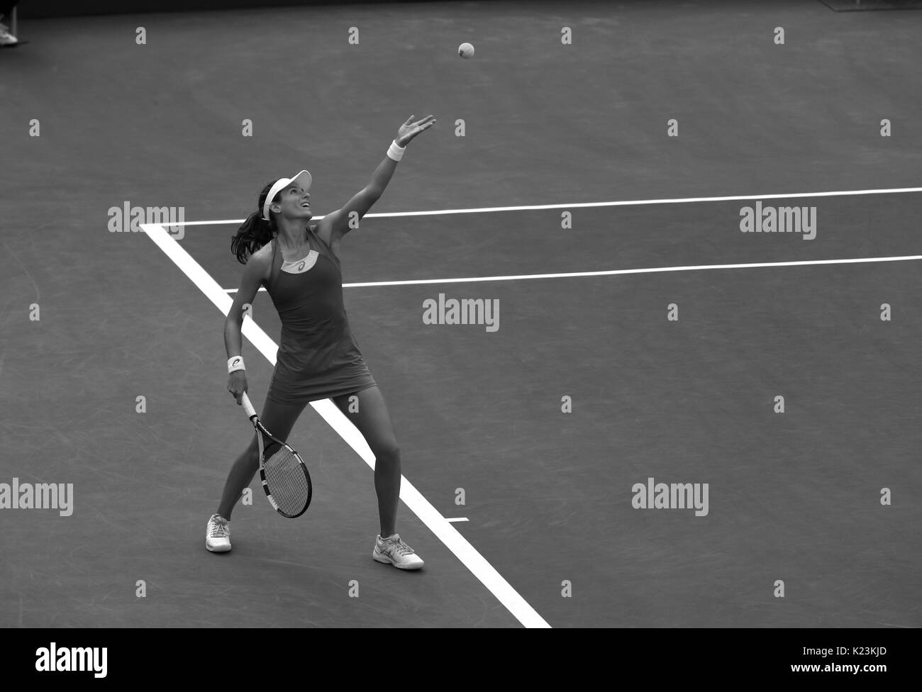 New York, Vereinigte Staaten. 28 Aug, 2017. US Open Tennis: New York, 28. August 2017 - Joanna Konta Großbritannien während ihrer ersten Runde gegen Aleksandra Krunic von Serbien während der Öffnungszeiten Tag spielen bei den US Open in Flushing Meadows, New York. Quelle: Adam Stoltman/Alamy leben Nachrichten Stockfoto