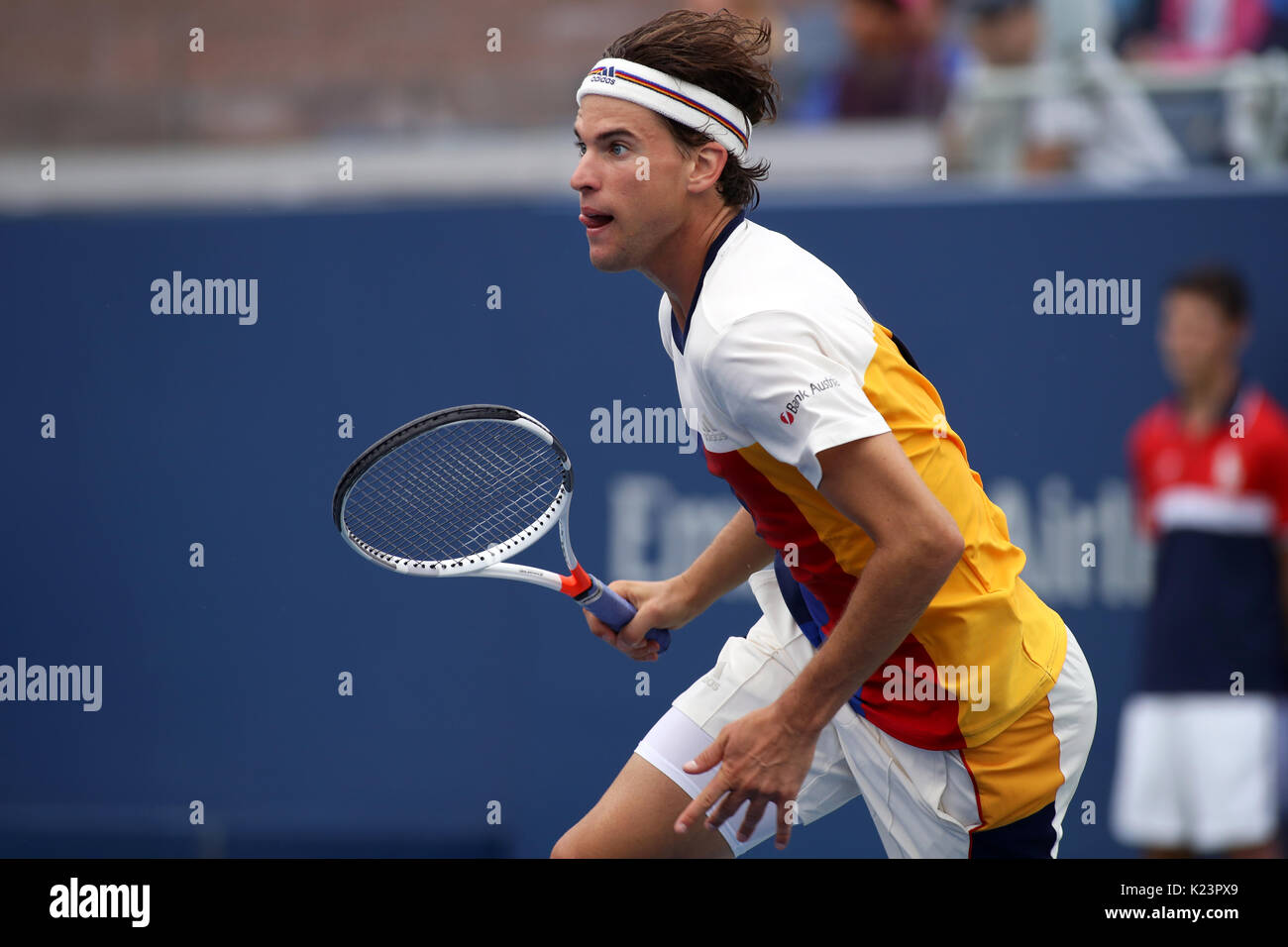 New York, Vereinigte Staaten. 29 Aug, 2017. US Open Tennis: New York, 29. August 2017 - Dominic Thiem von Österreich in Aktion gegen Alex de Minaur von Australien in der ersten Runde bei den US Open in Flushing Meadows, New York. Quelle: Adam Stoltman/Alamy leben Nachrichten Stockfoto