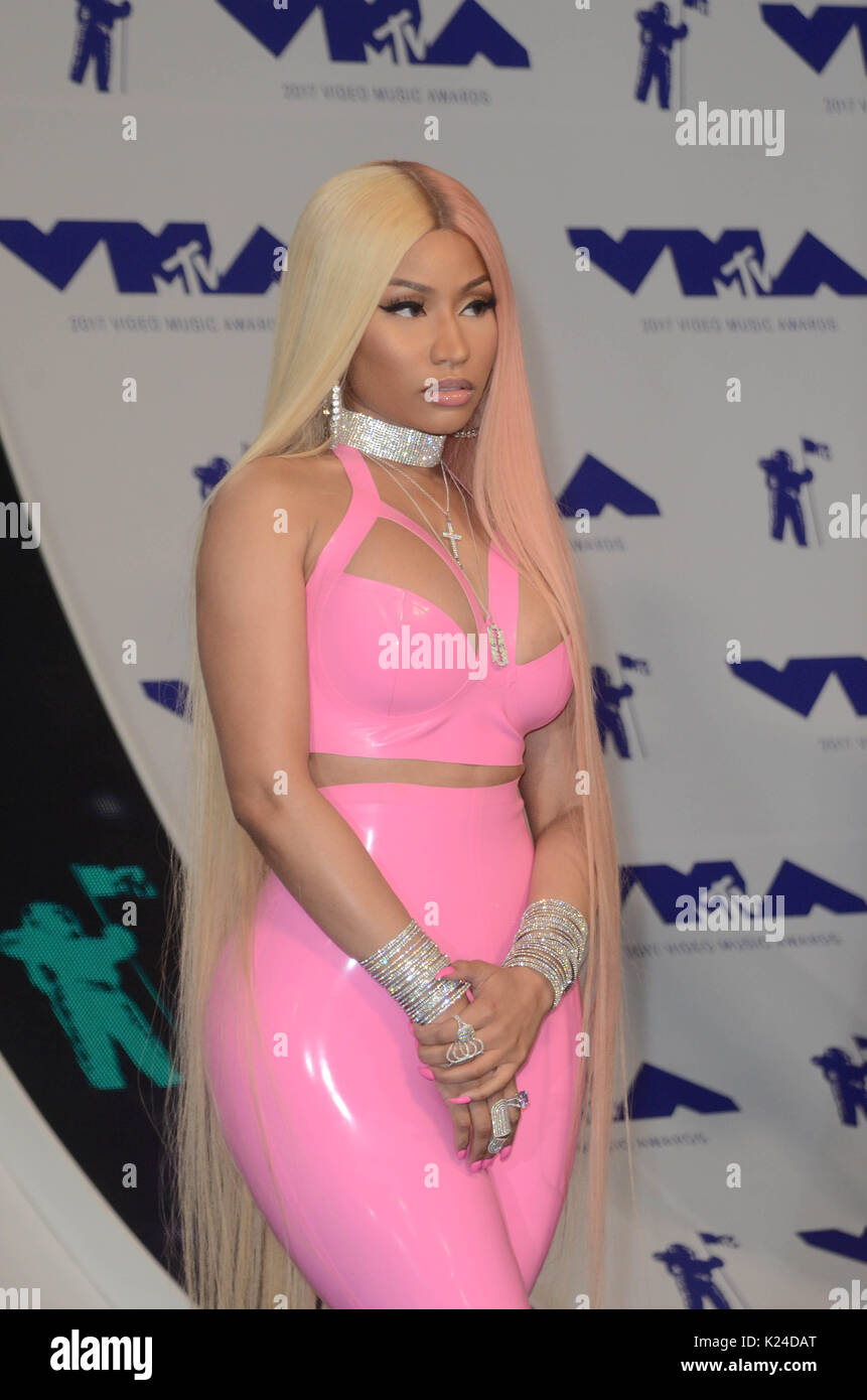 INGLEWOOD, CA - 27. August: Nicki Minaj an der 2017 MTV Video Music Awards Im Forum in Inglewood, Kalifornien am 27. August 2017. Quelle: David Edwards/MediaPunch Stockfoto