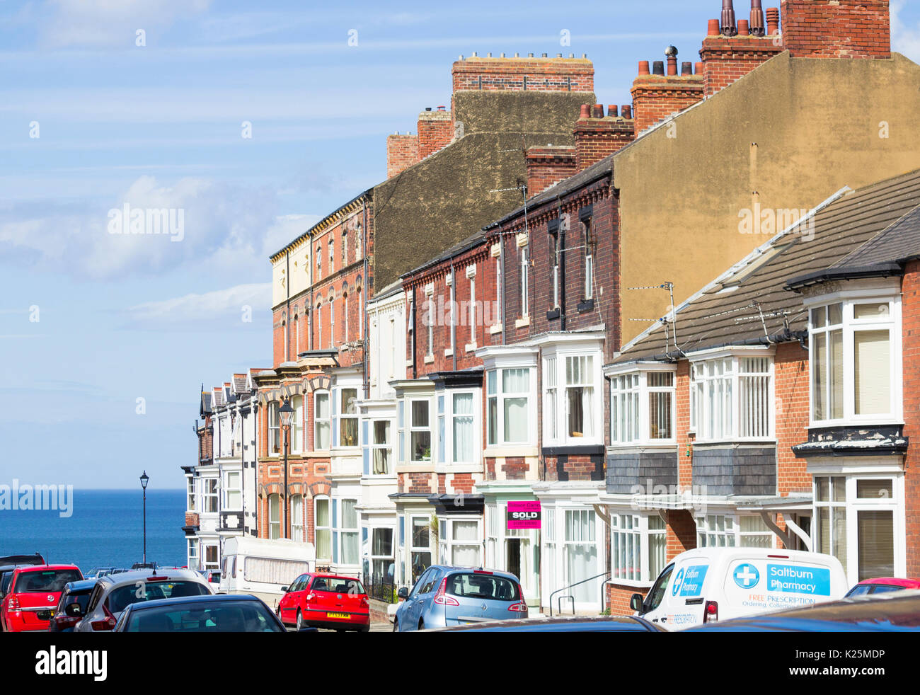 Häuser und Wohnungen in der Nähe der oberen Promenade an saltburn am Meer, North Yorkshire, England. Großbritannien Stockfoto