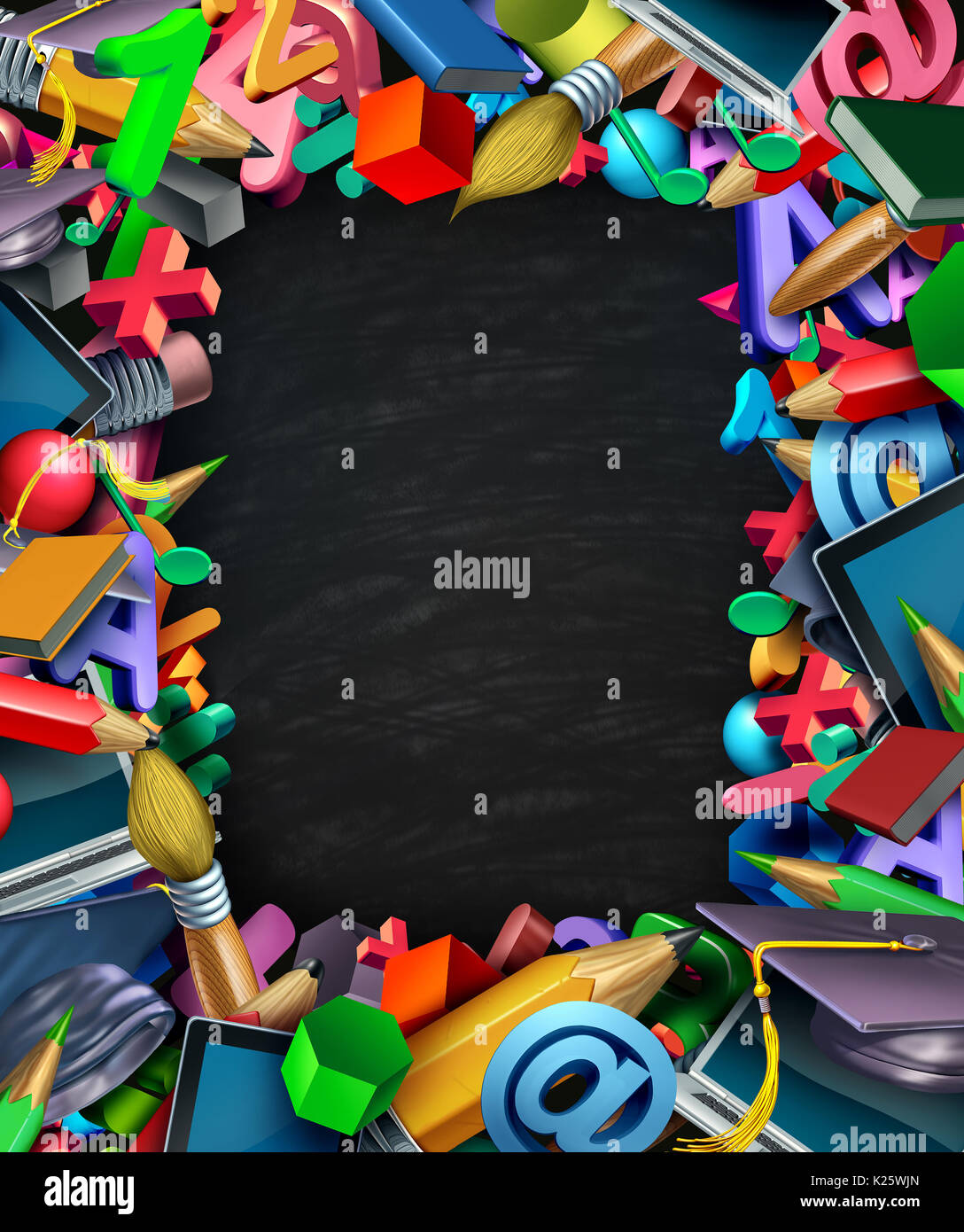 Schulbedarf Umrandung schwarzes Brett Hintergrund und Lernhilfen wie ein Computer tablet Bleistifte Bücher und lernen die Symbole in einer gerahmten geprägt. Stockfoto