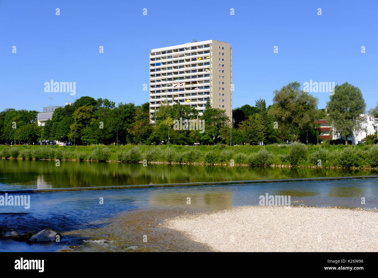 An der Isar am Flaucher, Wolkenkratzer in Thalkirchen, München, Oberbayern, Bayern, Deutschland Stockfoto