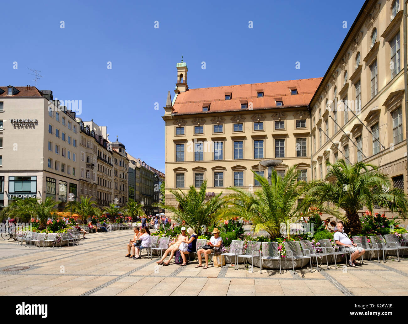 Palmen in Fußgängerzone, Alte Akademie, Neuhauser Straße, Altstadt ...