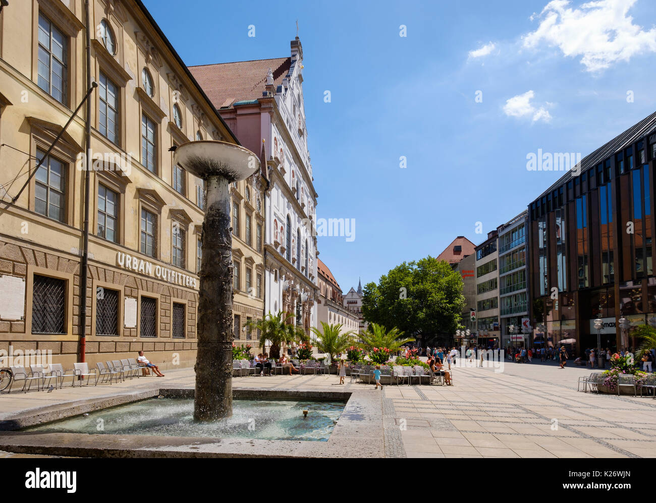 Richard-Strauss-Brunnen, Fußgängerzone, Neuhauser Straße, Altstadt, München, Oberbayern, Bayern, Deutschland Stockfoto