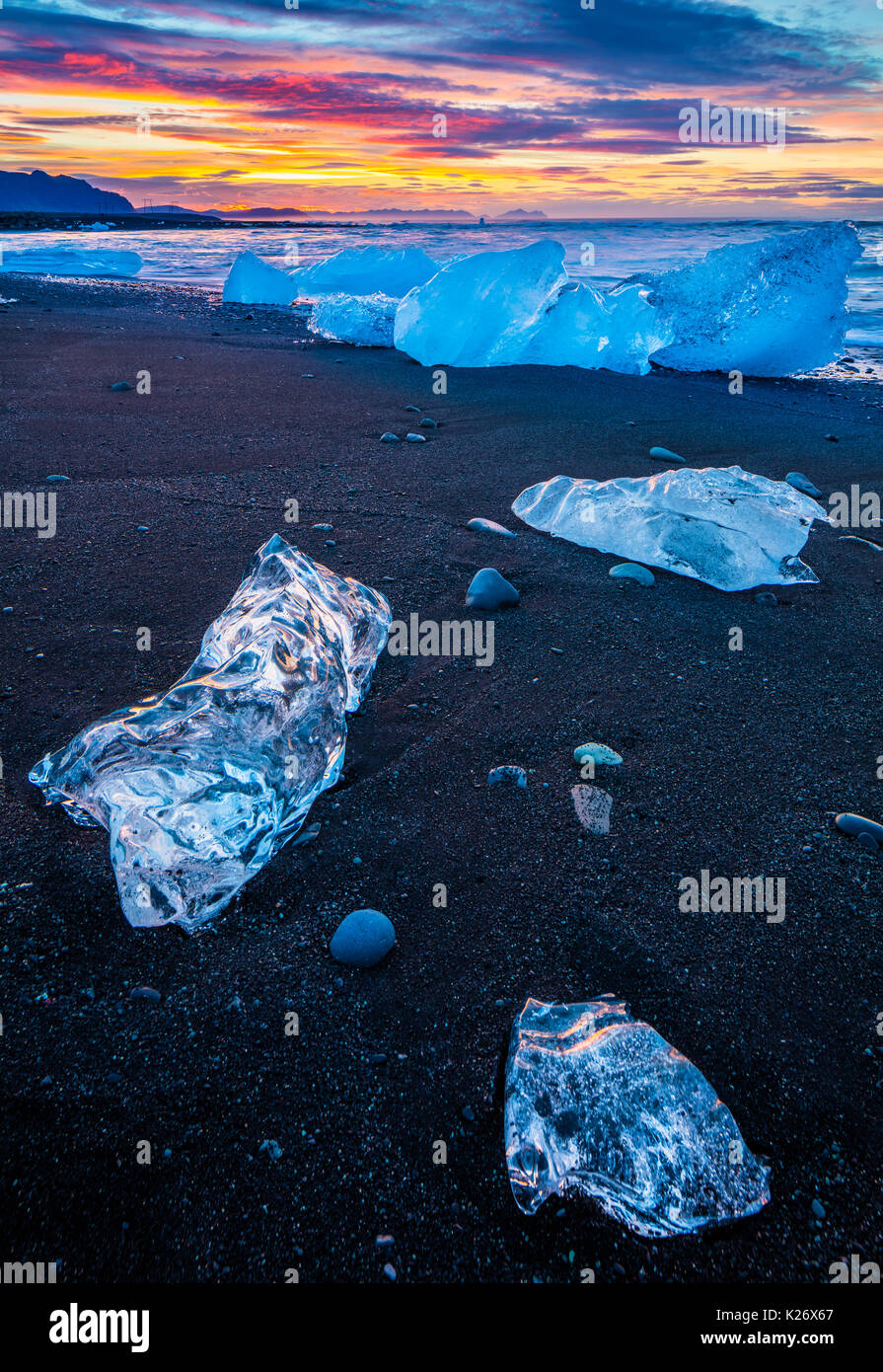 Jökulsárlón ist ein großer Gletschersee im Südosten von Island, an den Rand des Vatnajökull National Park. An der Spitze der Breiðamerkurjökull gla gelegen Stockfoto
