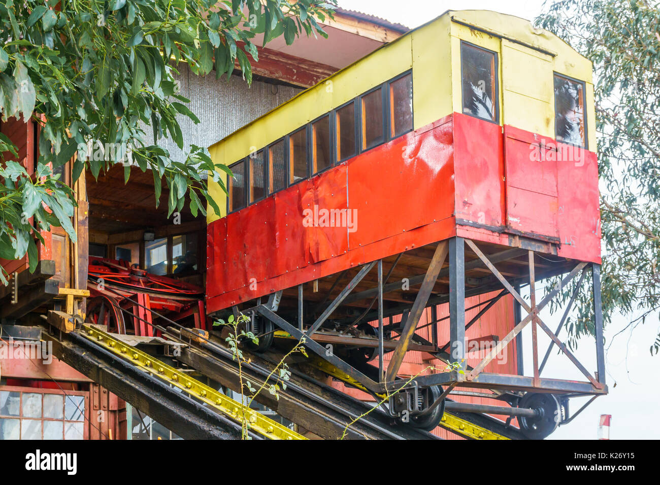 Blick auf die historische Standseilbahn Cerro Artilleria in Valparaiso, Chile Stockfoto