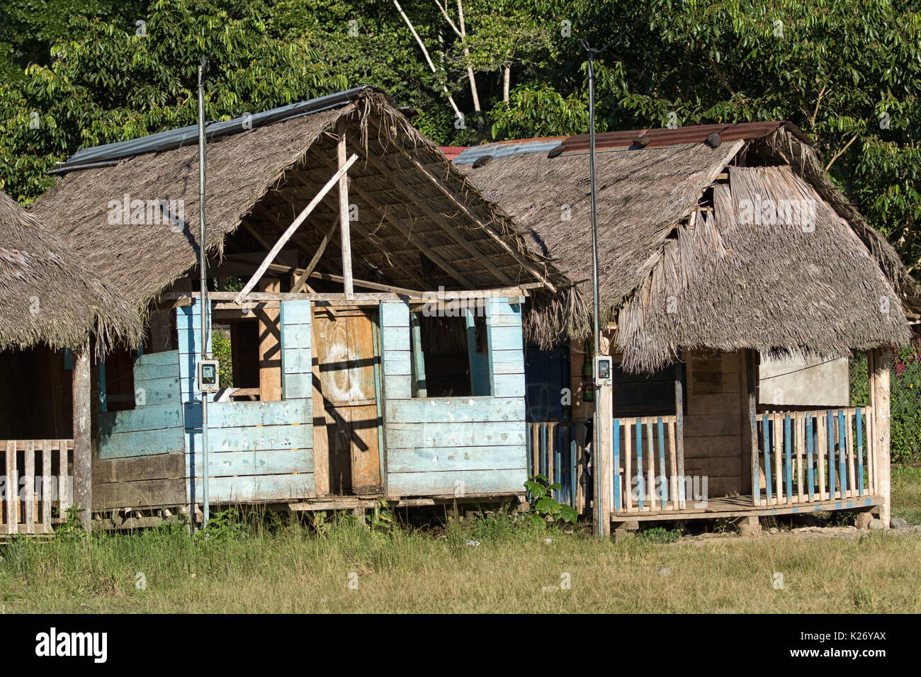 Juni 6, 2017 Misahualli, Ecuador: kleine Wohnung Hütten im Amazonasgebiet Stockfoto