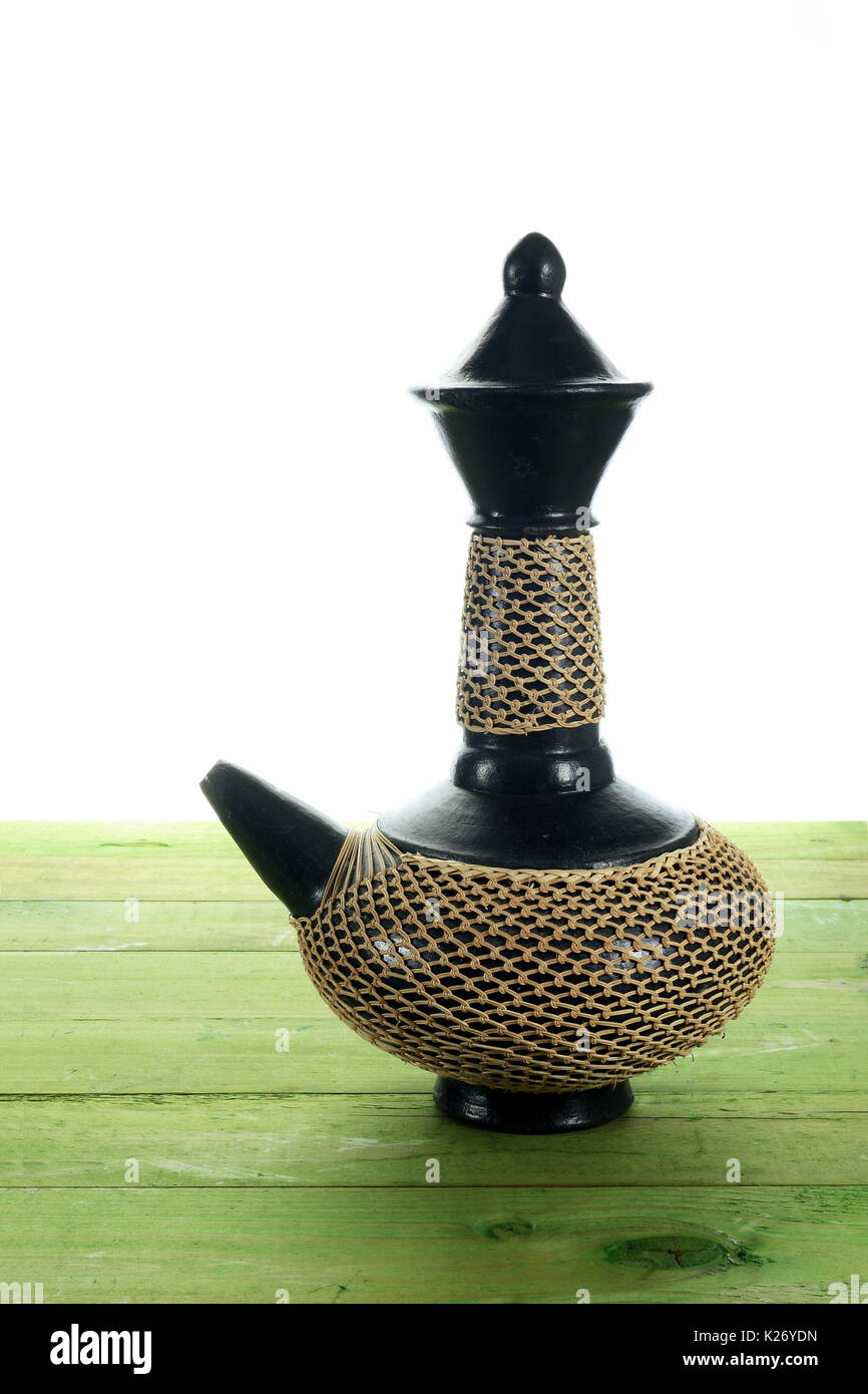 Arabischer Kaffee Topf auf Holz- Hintergrund Stockfoto