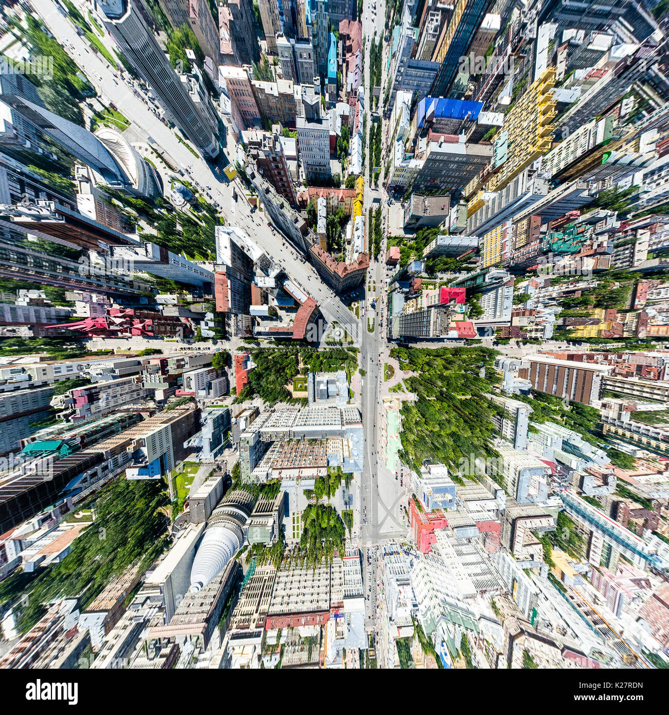 Antenne Blick auf die Stadt mit Straßen, Häuser und Gebäude. Stockfoto