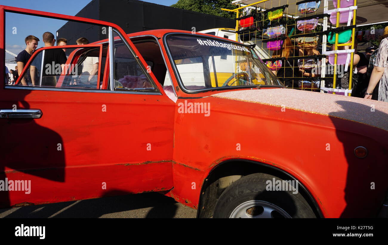 Auto zum Verkauf und Auto Show in Russland Stockfoto