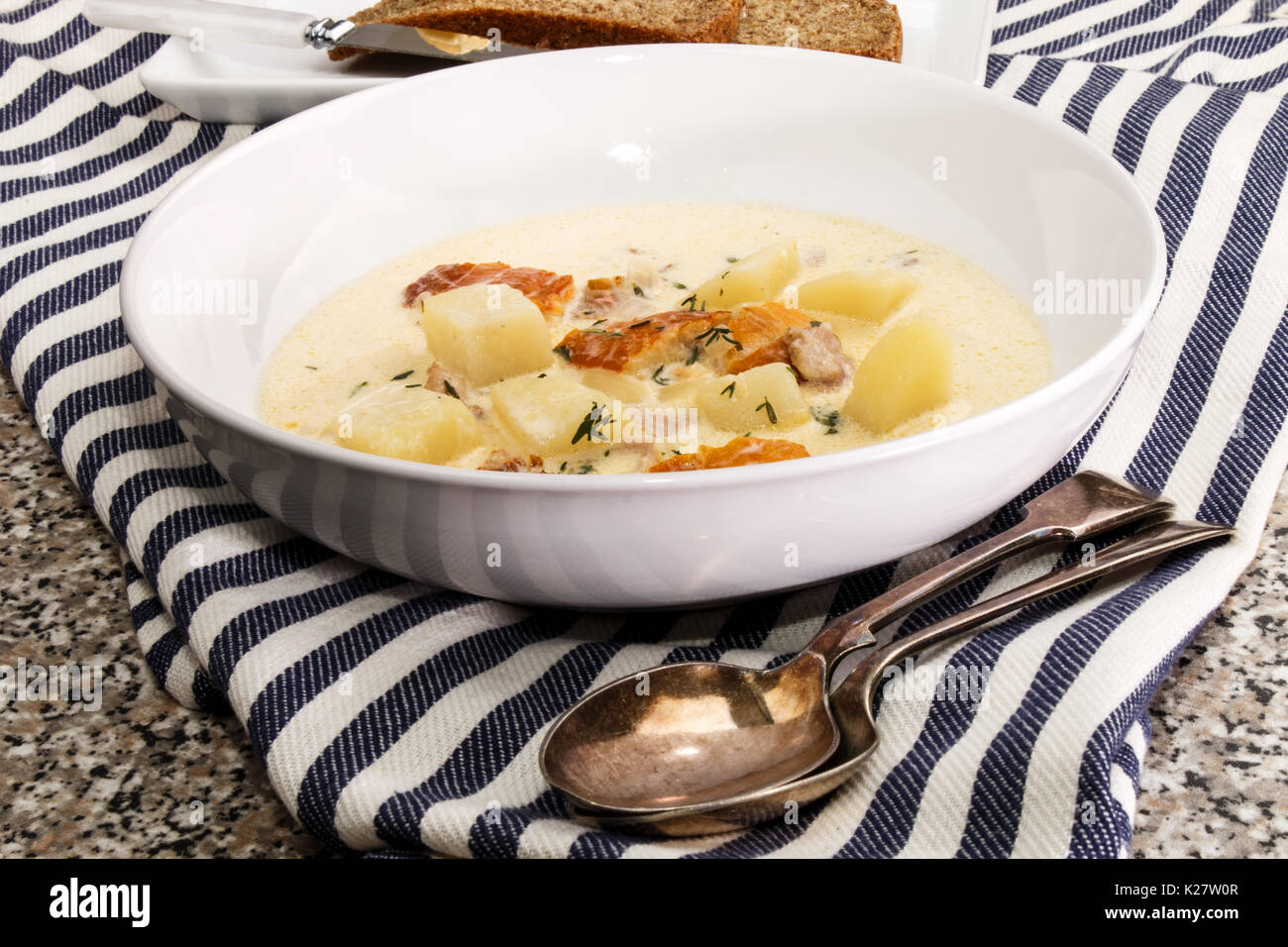 Schottische fish Chowder mit geräuchertem Schellfisch und Soda Brot ...