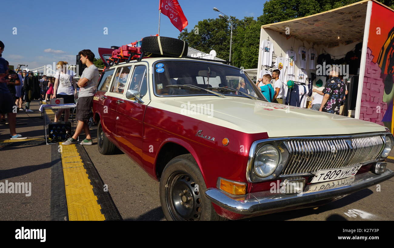 Auto zum Verkauf und Auto Show in Russland Stockfoto