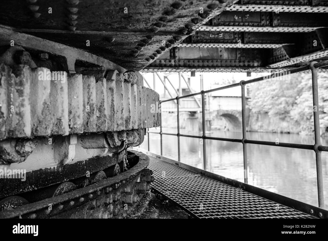 Barton Aquädukt, der Bridgewater Canal über die Manchester Ship Canal Stockfoto