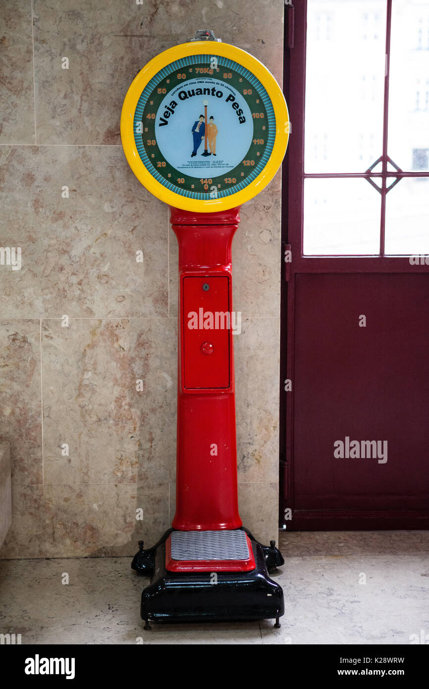 Waagen in Lissabon Bahnhof Stockfoto