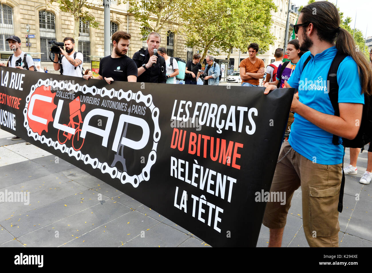Deliveroo streik paris -Fotos und -Bildmaterial in hoher Auflösung – Alamy