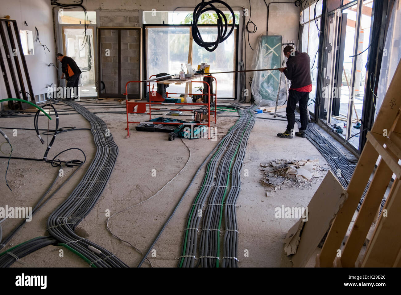 Layout der elektrischen Verkabelung in den Bau eines neuen Hauses in der Provence, Frankreich Stockfoto