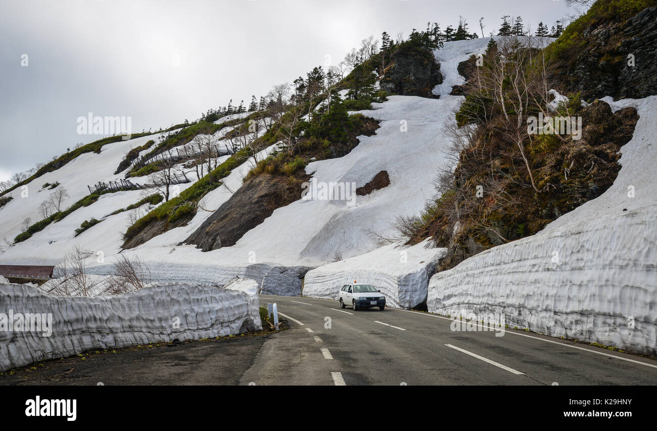 Tohoku, Japan - 15. Mai 2017. Hachimantai Straße des Mount Iwate in Tohoku, Japan. Mt Iwate (2038 m) ist der höchste Berg in Iwate und ist einer von Japan Stockfoto