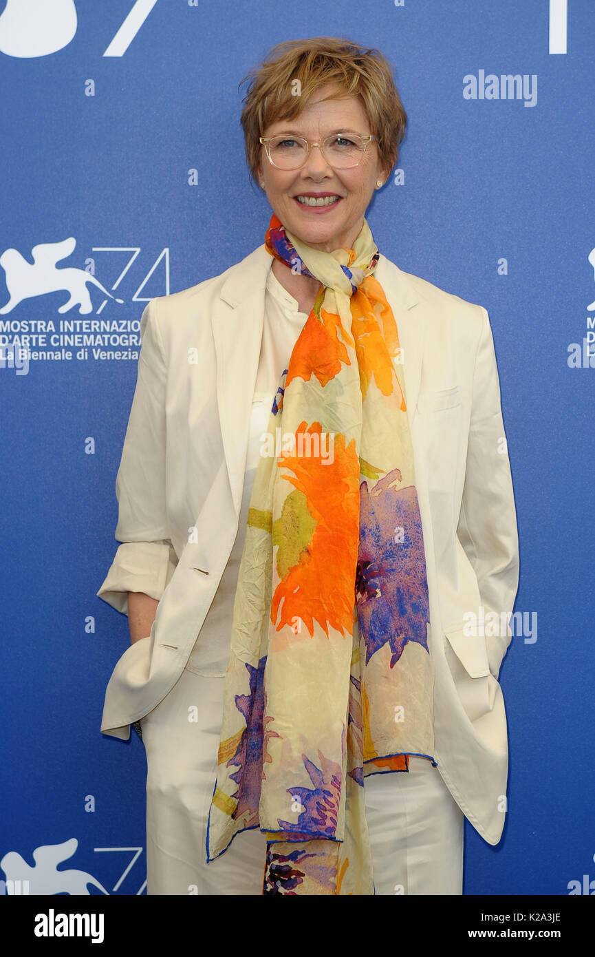 Venedig, Italien. 30 August, 2017. 74. Filmfestival von Venedig, Photocall Jury' Venedig 74" dargestellt: Annette Benning Credit: Unabhängige Fotoagentur Srl/Alamy leben Nachrichten Stockfoto