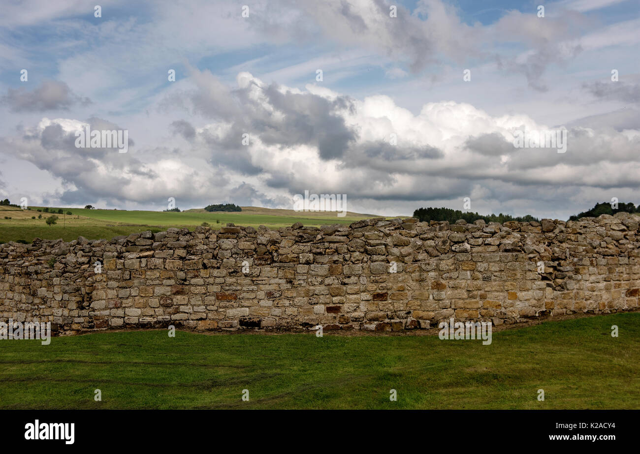 Vindolanda auf Hadrian's Wall, Northumberland, England. August 2017: Vindolanda Roman Fort sah es die erste römische Siedlung zwischen AD 74 und AD 85. Ther Stockfoto