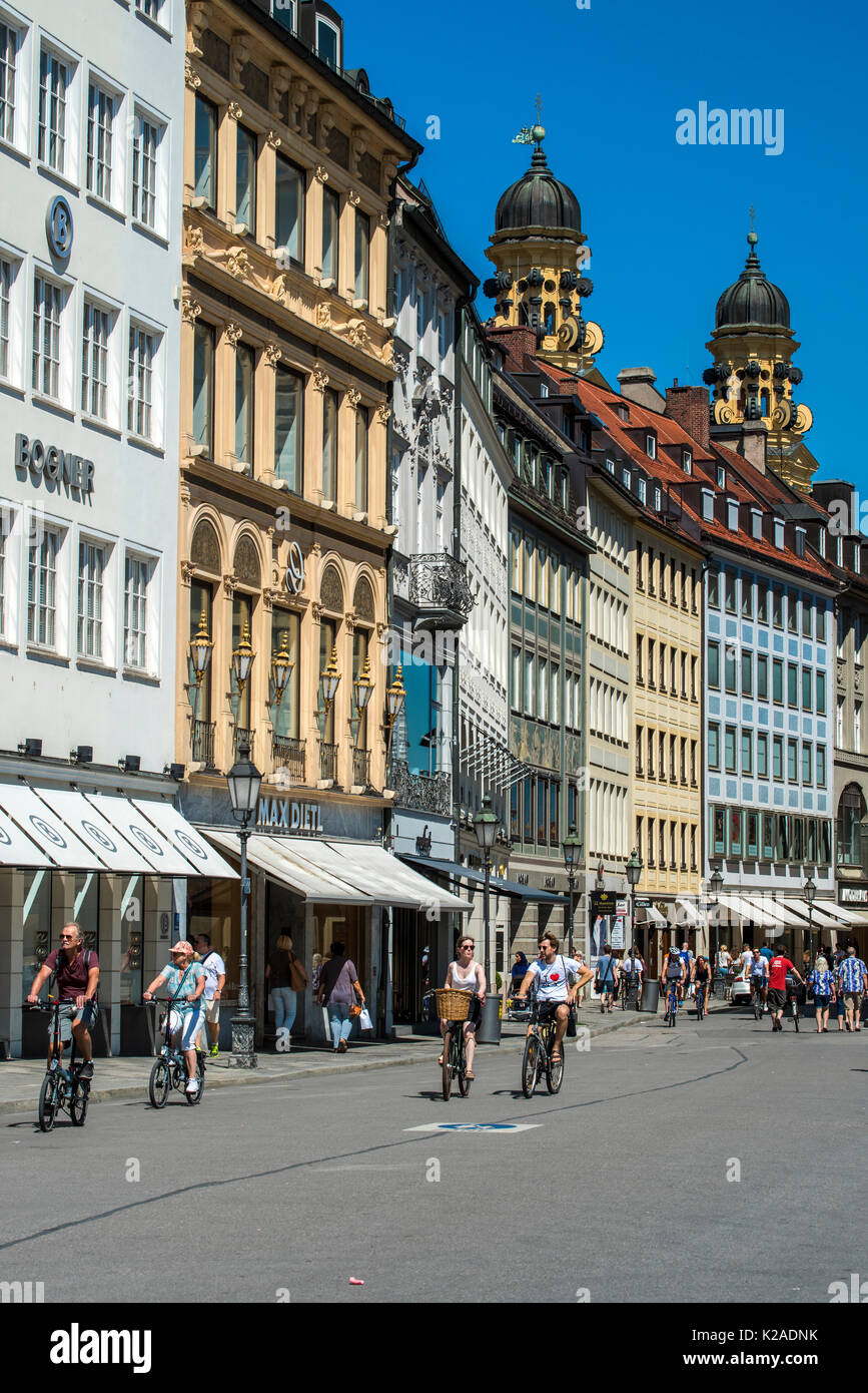 Theatinerstrasse Fußgängerzone, München, Bayern, Deutschland Stockfoto