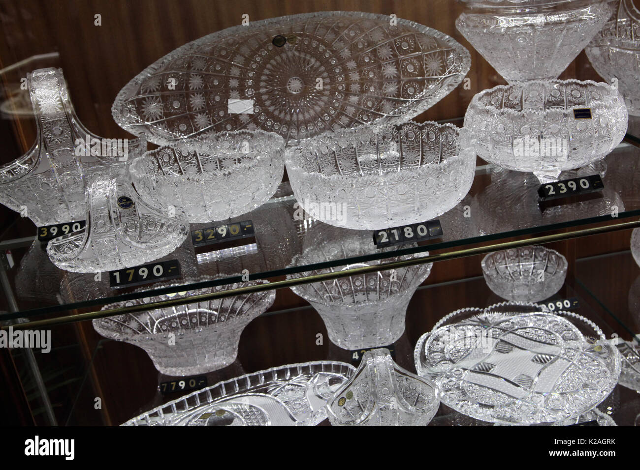 Böhmisches Glas auf den Verkauf in der Glas shop Erpet Bohemia Crystal auf  dem Altstädter Ring in Prag, Tschechische Republik Stockfotografie - Alamy