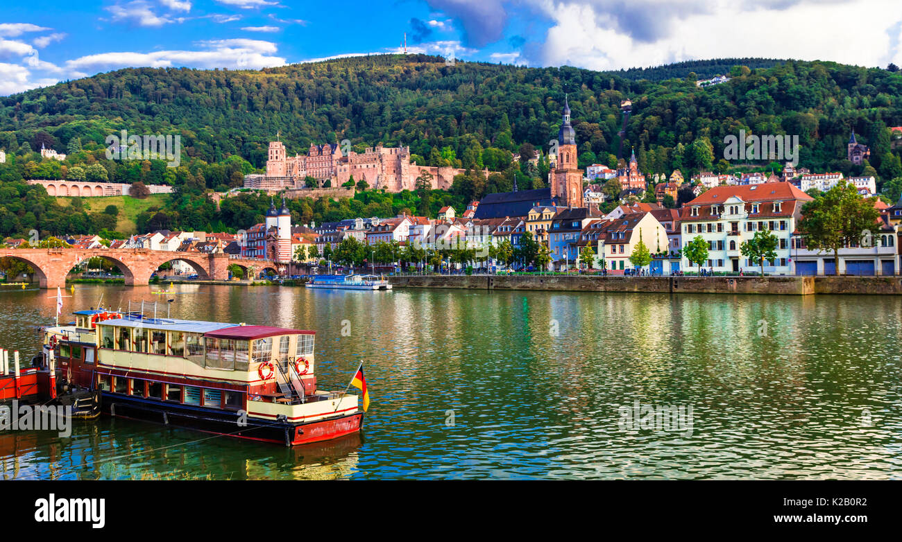 Beeindruckende Heidelberg, Altstadt, Panoramaaussicht mit Brücke, Rhein und Burg, Deutschland. Stockfoto