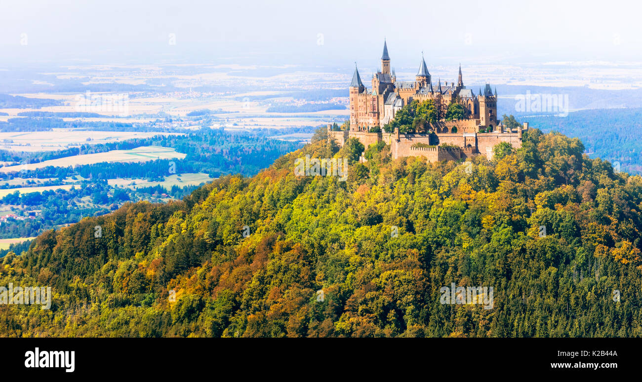 Beeindruckende mittelalterliche Burg Hohenzollern in Wald, Deutschland. Stockfoto