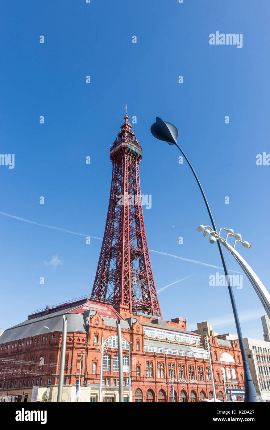 Blackpool, Fylde Coast, Lancashire, England. Der Blackpool Tower und Tower Gebäude, am 14. Mai 1894 eröffnet und von der Eiffelturm in Paris inspiriert, Stockfoto