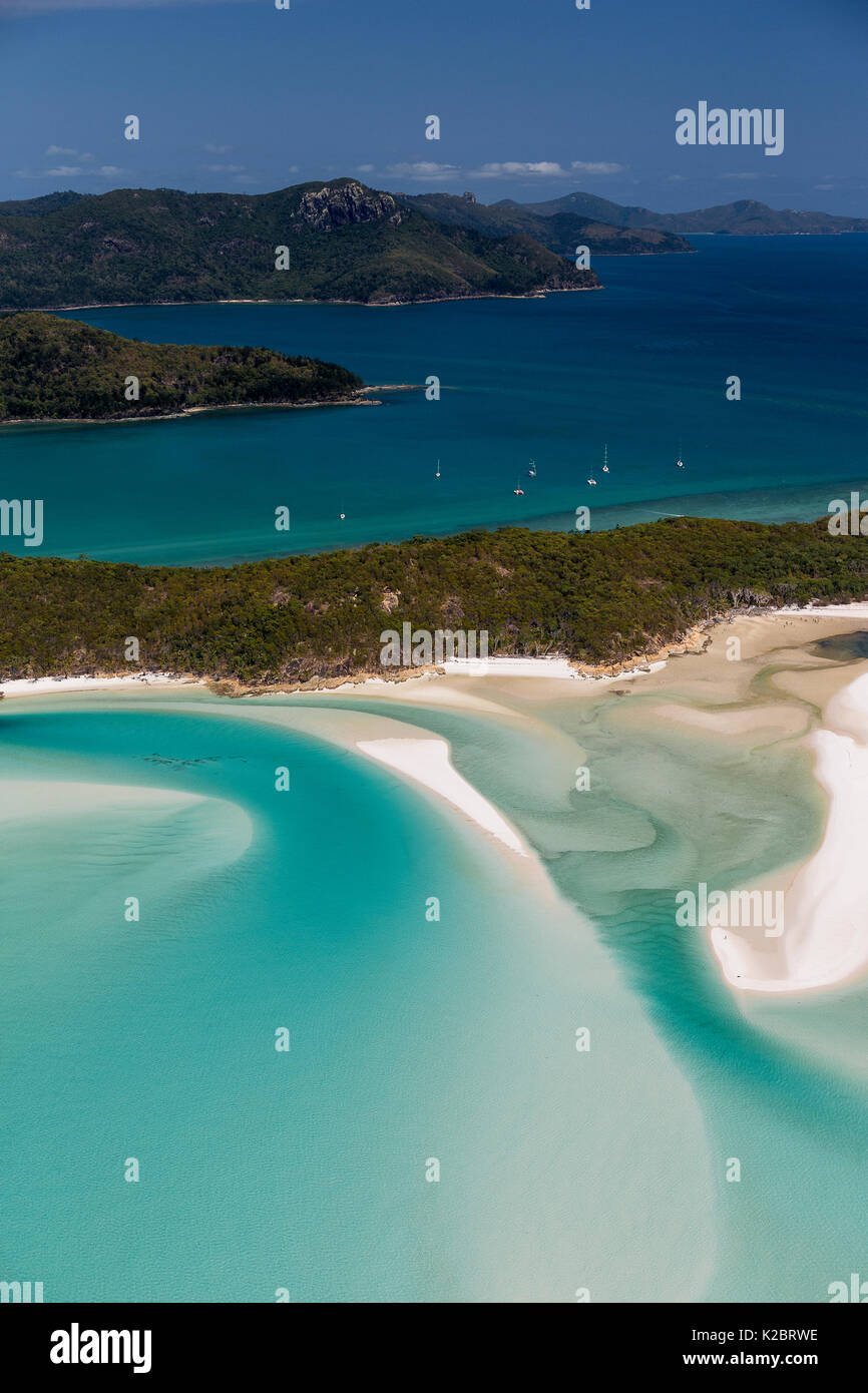 Weißer Sand und blauen Wasser des Whitsunday Island, Queensland, Australien. November 2012. Stockfoto