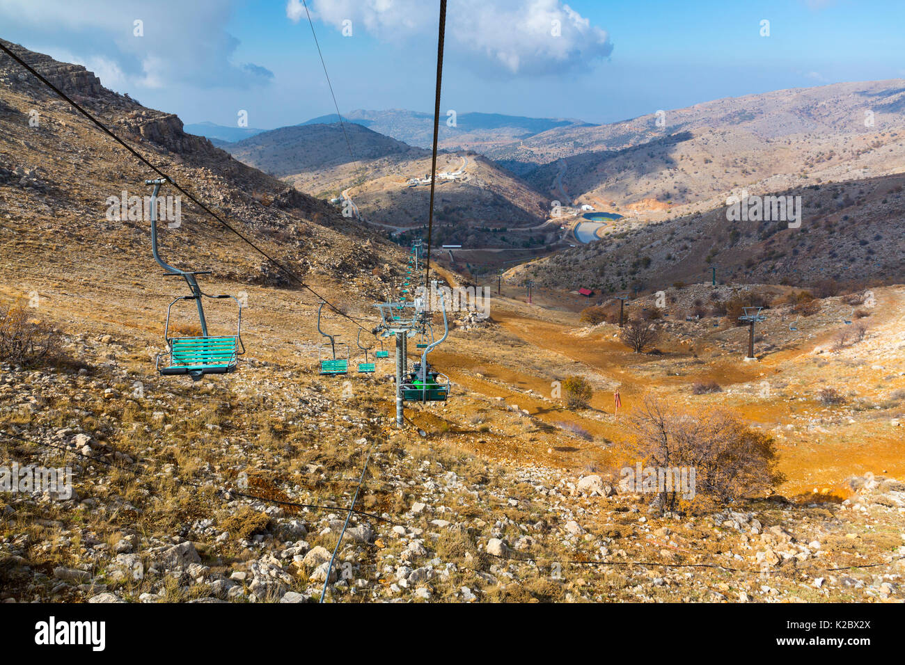 Skilift, bis an den Berg Hermon Ski Resort, Israel, November. Stockfoto