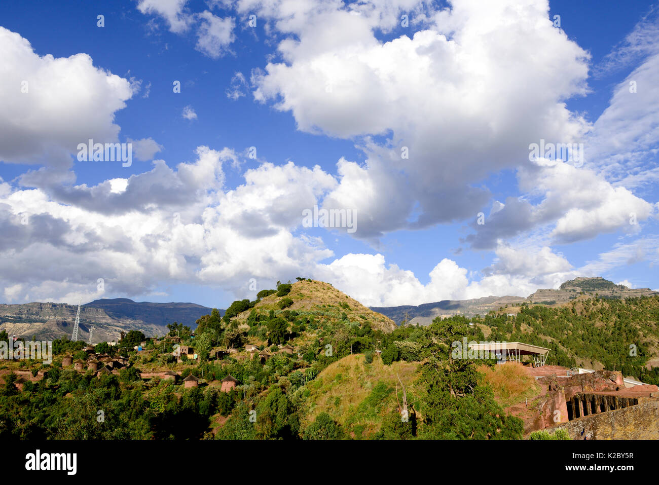 Lalibela, das Dorf und die Berge an bewölkten Tag, Äthiopien, Dezember 2014. Stockfoto