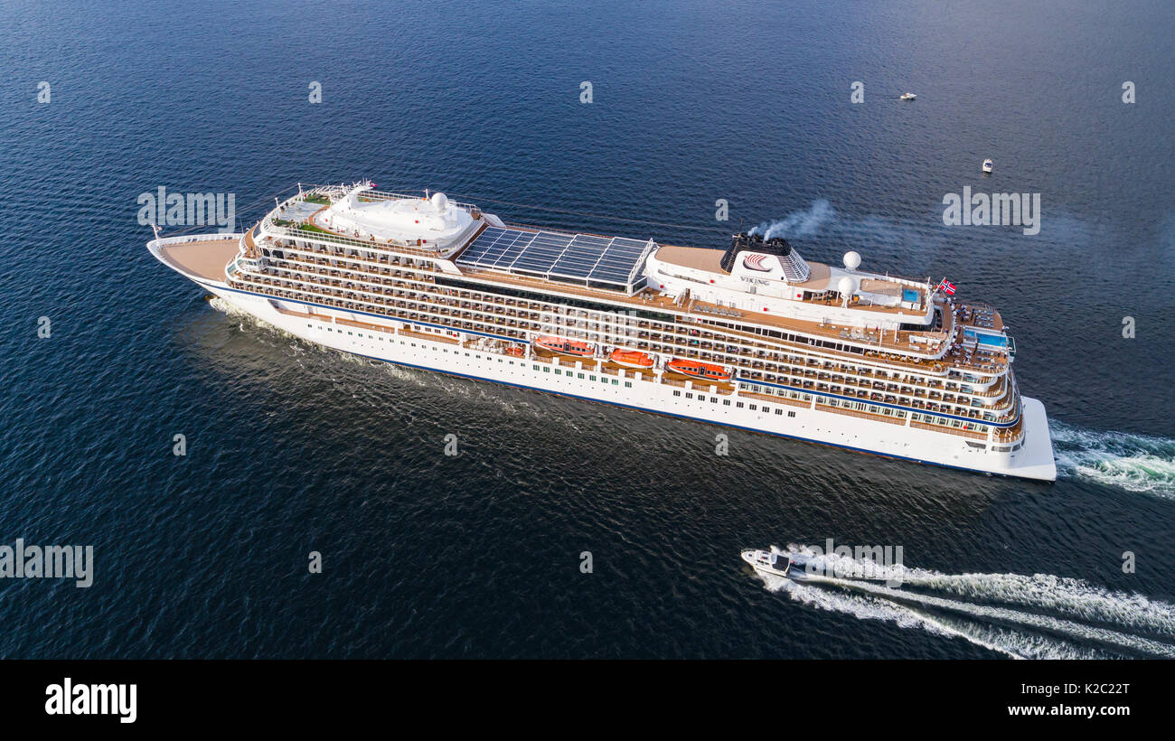 Kreuzfahrtschiff Viking Star verlassen den Hafen von Bergen. Stockfoto