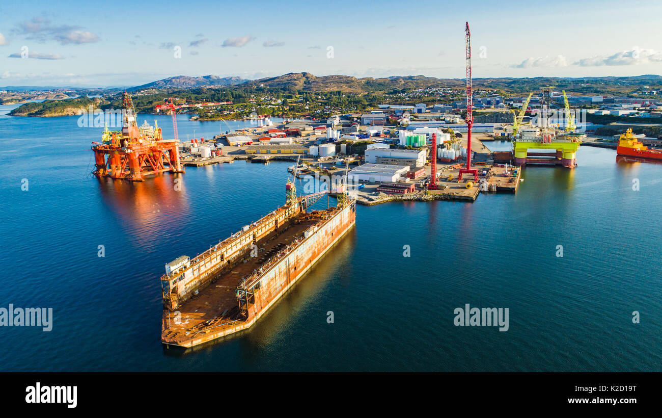 Öl-Plattformen unter Wartung in der Nähe von Bergen, Norwegen. Stockfoto