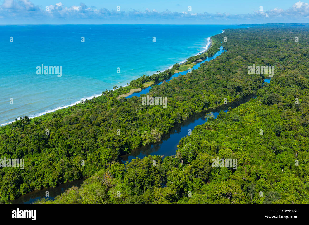 Luftaufnahme von Estacion Sirena, Corcovado Nationalpark, Halbinsel Osa, Provinz Puntarenas, Costa Rica. Dezember 2014. Stockfoto