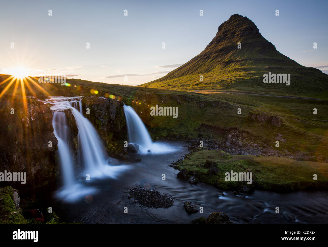 Wasserfälle und Kirkjufell, Island. Juli 2015 Stockfoto