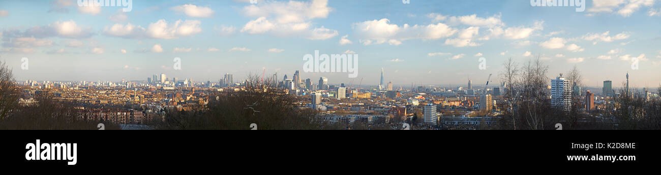 Panoramablick auf die Landschaft vom Parliament Hill, Hampstead Heath, London, England, UK, Februar 2015. Stockfoto