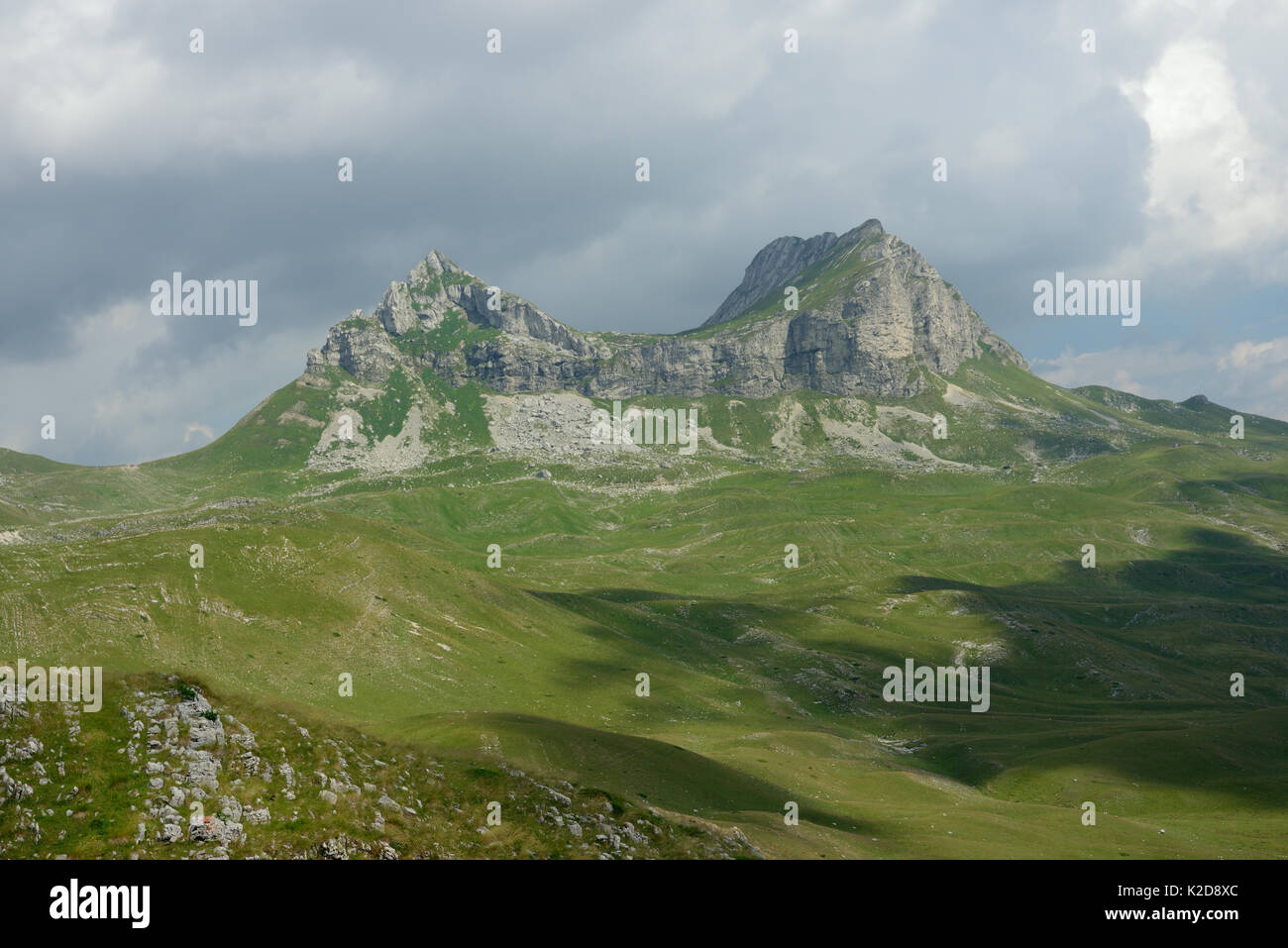 Der addle von Gipfel der Götter (Sedlena greda) und Dobri tun Tal, Nationalpark Durmitor, Montenegro, Juli 2014. Stockfoto