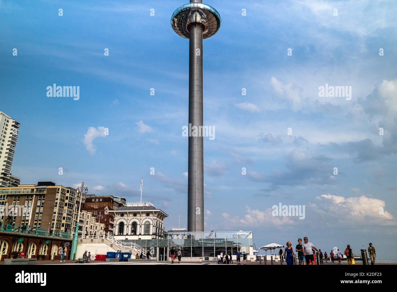 Brighton i-360, oder British Airways i360, Aussichtsturm auf der Küste von Brighton, Brighton, UK, 2017 Stockfoto
